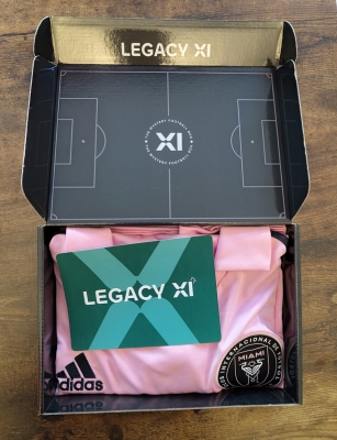 Photo témoignage d'un client avec un maillot de l'Inter Miami.